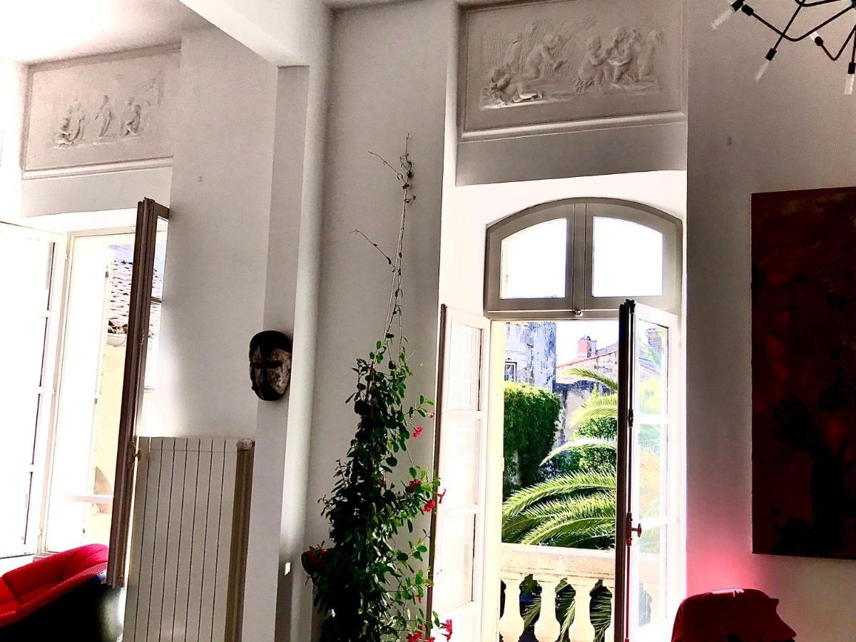 Appartement A La Roquette, Dans L'Hotel De Divonne, Classe. Arles Exteriér fotografie
