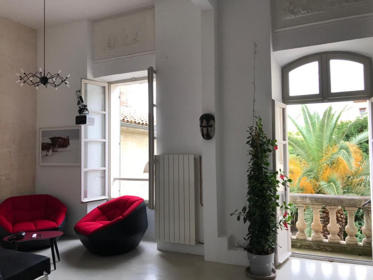 Appartement A La Roquette, Dans L'Hotel De Divonne, Classe. Arles Exteriér fotografie