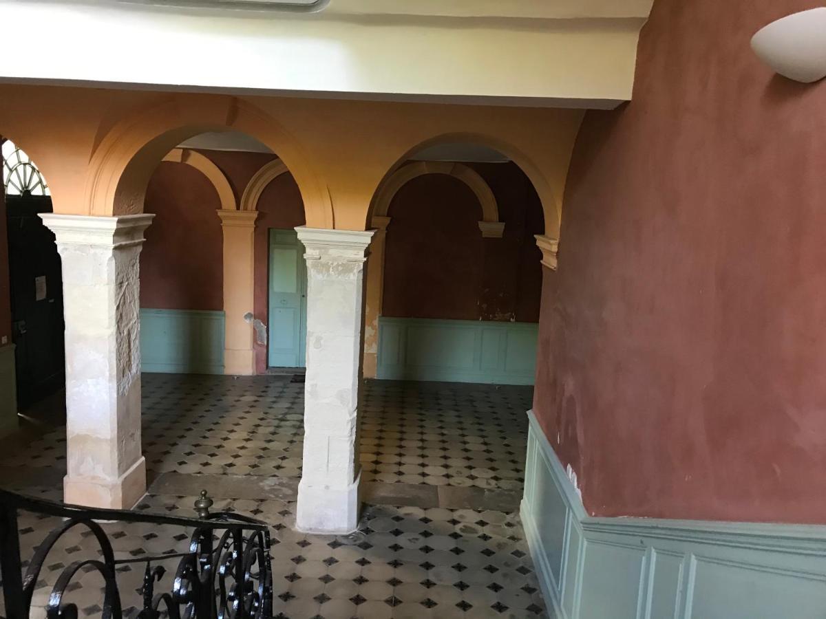 Appartement A La Roquette, Dans L'Hotel De Divonne, Classe. Arles Exteriér fotografie